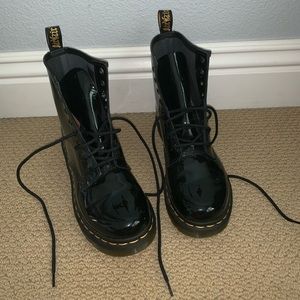 Dr. Martin’s Women’s 1460 Patent